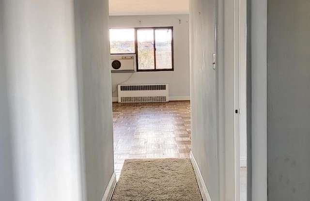 1573 N COLONIAL Terrace Gallery 3
