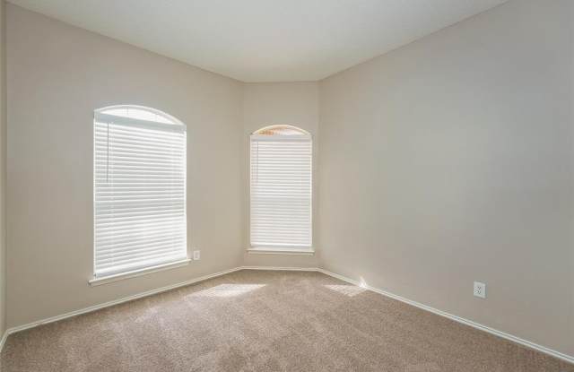 2700 Forest Creek Drive Gallery 4