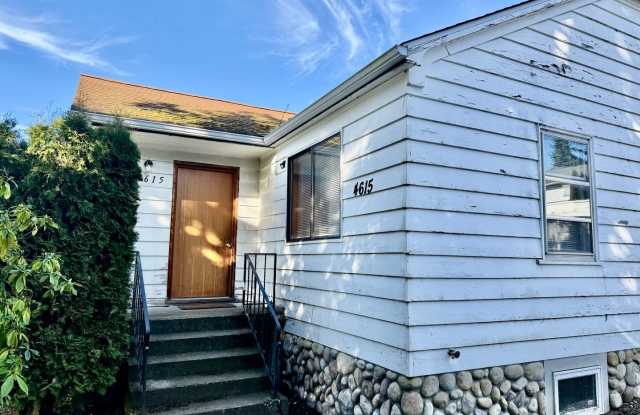 Spacious 2 bed/ 1 bath Home with Fenced Yard $2400/mo. photos photos