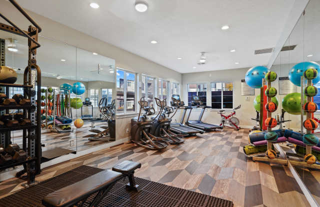 Wilshire Place Apartments Gallery 2