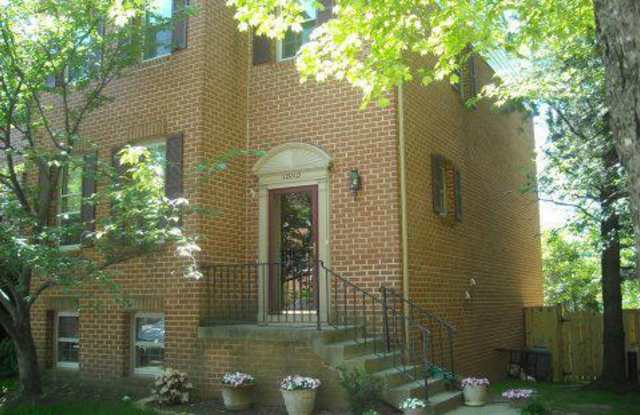 10119 EBENSHIRE COURT - 10119 Ebenshire Court, Oakton, VA 22124