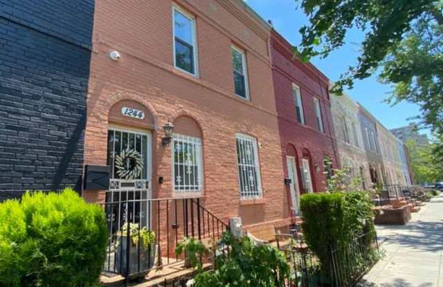 Lovely 3 Bedroom Townhouse in Southwest Waterfront! photos photos