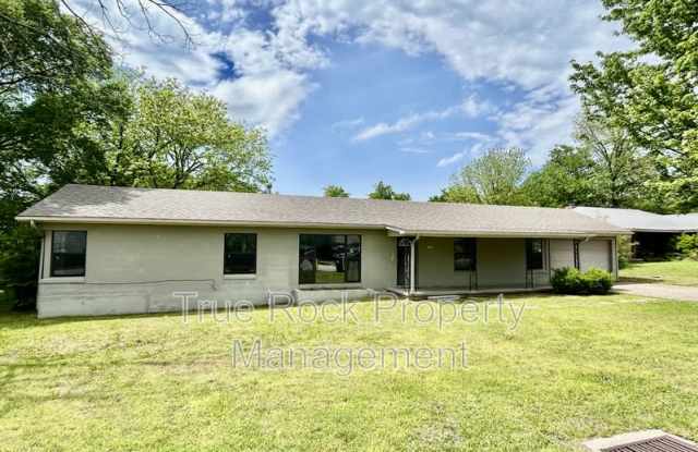 1827 South Broadway Boulevard - 1827 South Broadway Boulevard, Ada, OK 74820