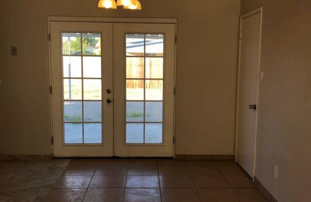 Adorable Home in Laverne Terrace! Gallery 4