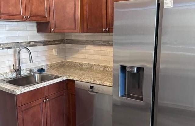 5200 W MONTGOMERY AVENUE photos photos