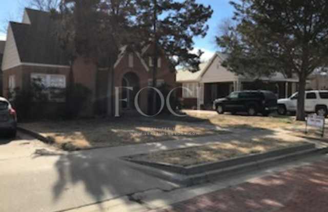 Large 3 bed 2 bath in walking distance to Tech - 2205 16th Street, Lubbock, TX 79401 Large 3 bed 2 bath in walking distance to Tech - 2205 16th Street, Lubbock, TX 79401