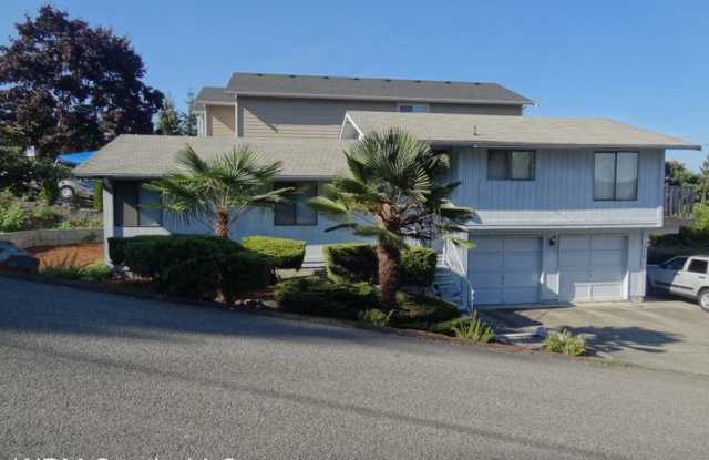 402 Lind Ave NW - 402 Lind Avenue Northwest, Renton, WA 98057