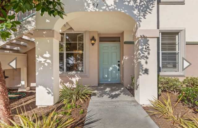 $2,595 - 1 Bed / 1 Bath Condo in Martinique at Del Mar Highlands - 3622 Bernwood Place, San Diego, CA 92130