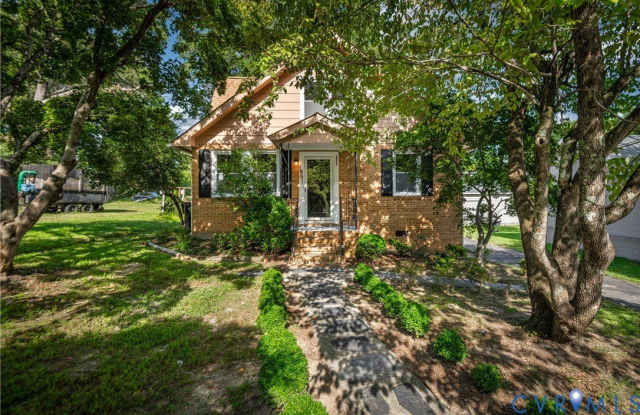 1901 Dinwiddie Avenue Gallery 1