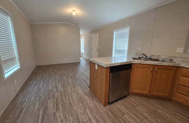 2238 E Maywood Gallery 3