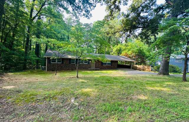 Remodeled 3BR Home in South Knoxville Near Urban Wilderness | Huge Yard + Carport photos photos