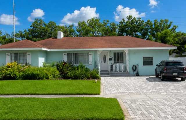 4950 13 Av N St Petersburg FL 33710 Gallery 1