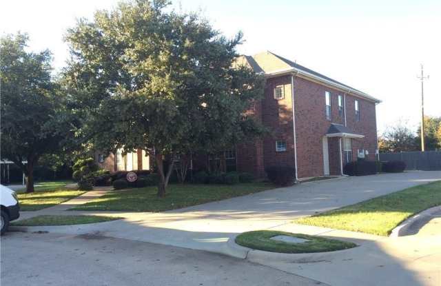 121 Wildwood Court - 121 Wildwood Court, Grapevine, TX 76051