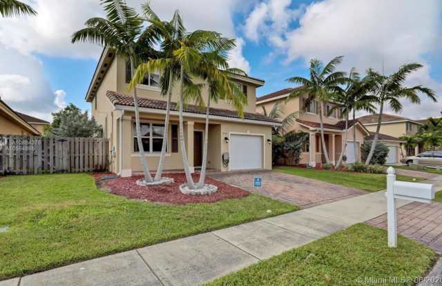 8938 SW 215th Ter Gallery 2