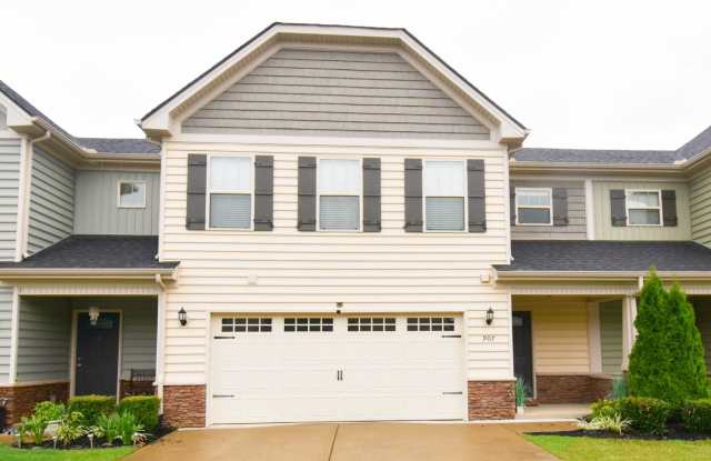 Gorgeous townhome w/2 car garage, triple Blackman schools, neighborhood pool! - 907 Azeri Avenue, Murfreesboro, TN 37128