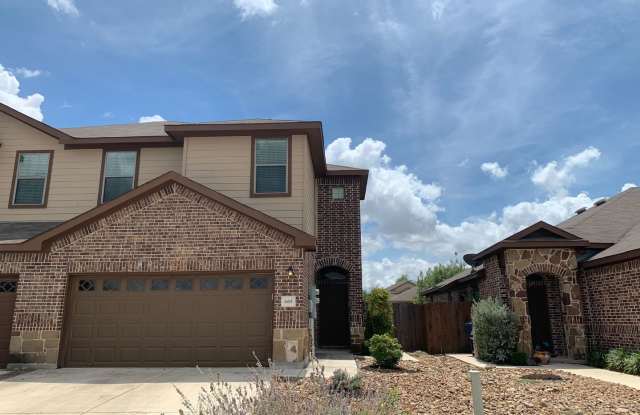 3/2.5/2 in Creekside Crossing / 2 Stories /Tiled Counters / Covered Back Patio / Fenced in Yard / CISD photos photos