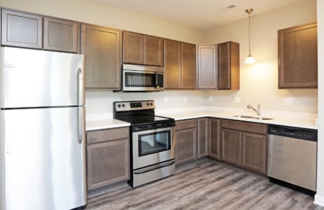 1837 SW Veracruz Ln - 1837 SW Veracruz Ln, Ankeny, IA 50023