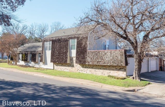 5702 Pershing Ave - 5702 Pershing Avenue, Fort Worth, TX 76107