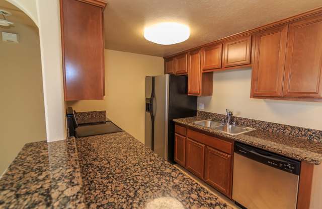 Awesome condo in gated community Gallery 4