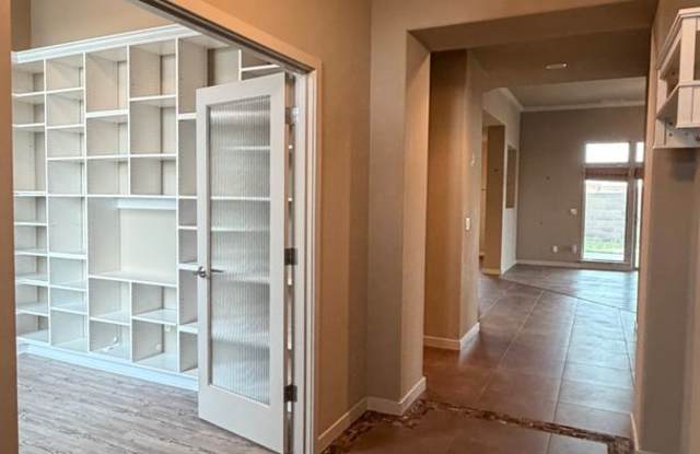 Gorgeous Home w/Gorgeous Views! 3 Bed + Office, 2.5 Ba Gallery 4