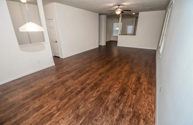 1002 Cascadera Court Gallery 4