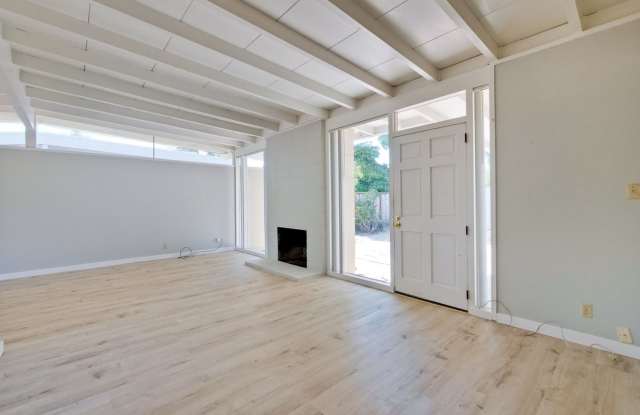 Lovely 3 Bedroom 2 Bath Home In Prime Santa Clara - This is a must see & Available Now! photos photos Lovely 3 Bedroom 2 Bath Home In Prime Santa Clara - This is a must see & Available Now! photos photos