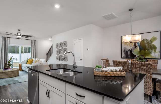 7137 Fisk Drive NE Gallery 3