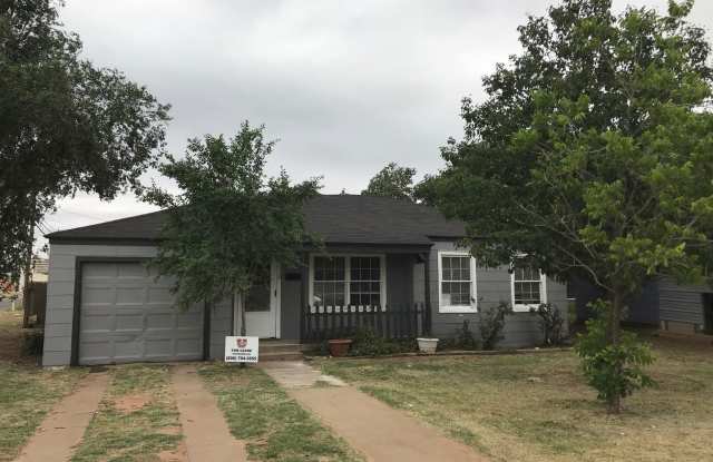 COMING SOON! Handyman Special $0 First Month's Rent / “You fix, you SAVE BIG!!” Contact Diane for details: 806 704-3055 ext 2 Gallery 3