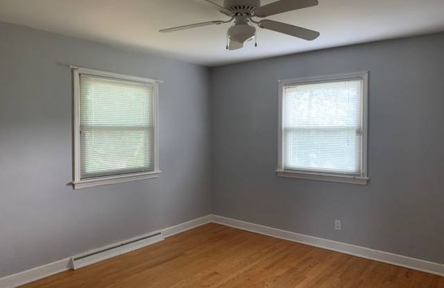 One Level House with Basement Gallery 4