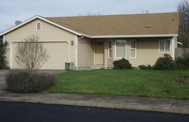 Beautiful 3 BD/2BA Ranch Style Home in Desirable Battle Ground location! Pets Welcome! Gallery 1