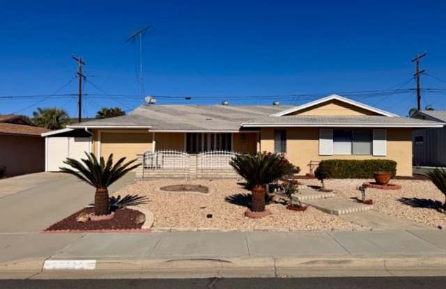 55+ 2 bedroom 2 bathroom Sun City home for LEASE! - 29820 Thornhill Drive, Menifee, CA 92586