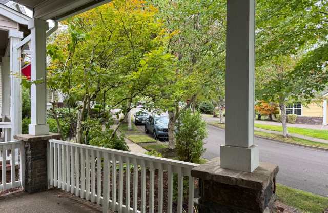 Spacious 4-Bedroom Home in the Desirable Grand Oaks Community! Gallery 4