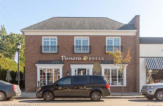 17156 KERCHEVAL Avenue Gallery 2