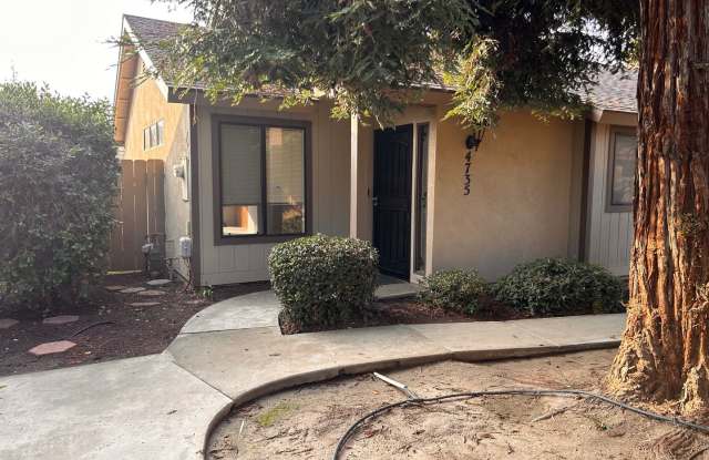 Cute Condo for Rent in Visalia! - 4735 West Cypress Avenue, Visalia, CA 93277