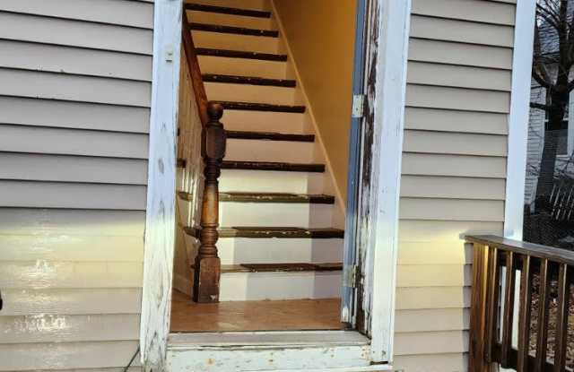 10 Lyons Street - 10 Lyons Street, Machias, ME 04654