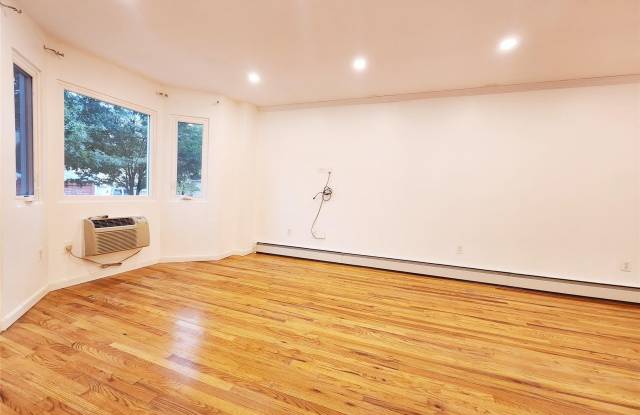 94-08 89 Avenue Gallery 4