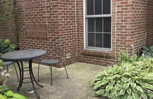 5722 Wellesley Lane Gallery 3