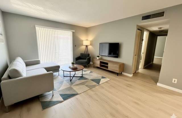 3550 NW 8th Avenue unit: 612 photos photos