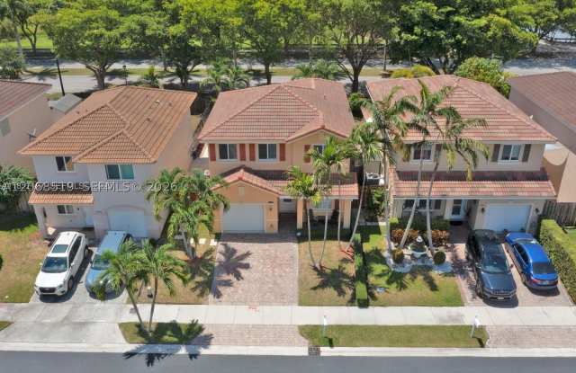 8956 SW 215th Ln Gallery 4