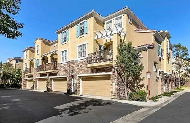 FOR RENT $3,600/month  2 Bed | 2.5 Bath | 1,167 sqft | Built 2000 | 2-Car Tandem Garage,North Park Square Area photos photos
