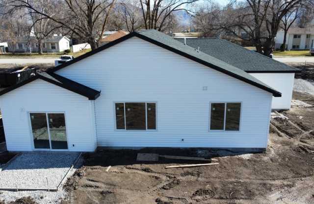 2305 N 3900 W Gallery 4
