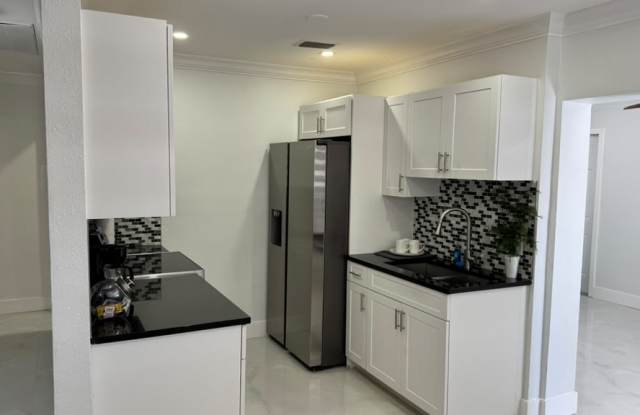 5407 Rosemont Avenue Gallery 2