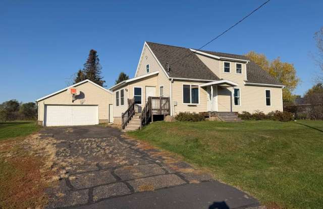 $1850 | 4BD 1 BA | 3190 County Road F | Available 11/01/2026! Gallery 1