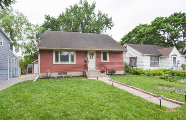 Charming 3-Bedroom 1-Bath Home Available For Rent! photos photos