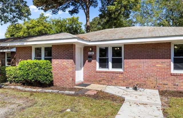1724 W 48th Street photos photos