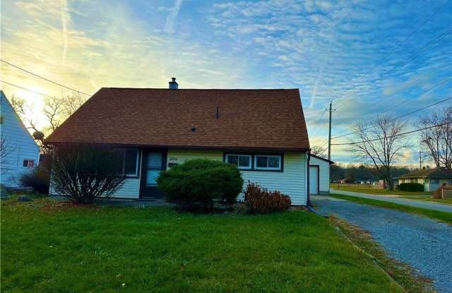 294 N Edgehill Avenue - 294 North Edgehill Avenue, Austintown, OH 44515