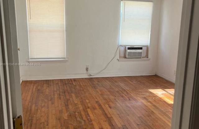 736 Gotham Ct photos photos