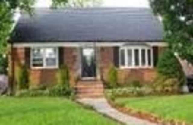 592 Newton Avenue photos photos