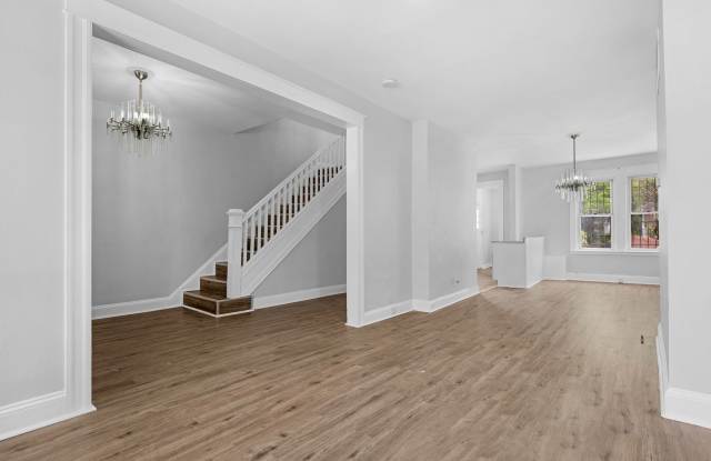 4 Bedroom 2 Bathroom in Lower Edmondson Village Gallery 4