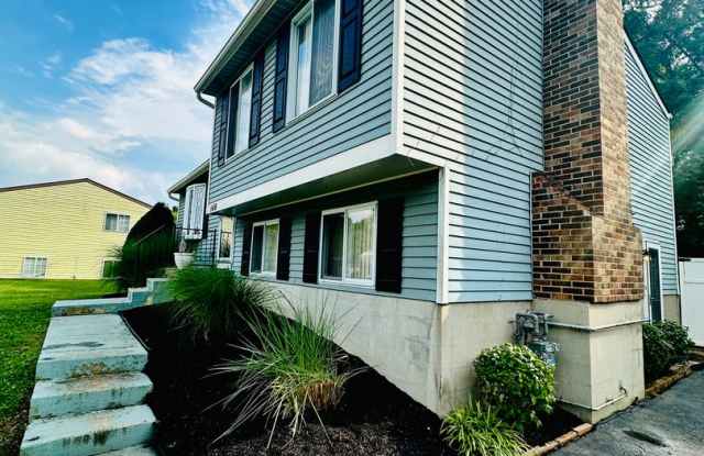 Charming 3-Bedroom Home in Prime Location – 1416 Hagen Rd, Louisville, KY 40223 Gallery 3